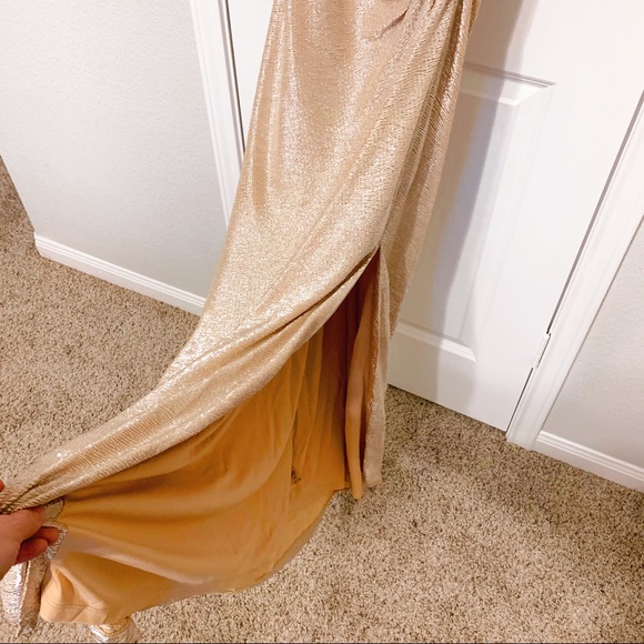 Gold asymmetrical strap gown - Picture 5 of 9